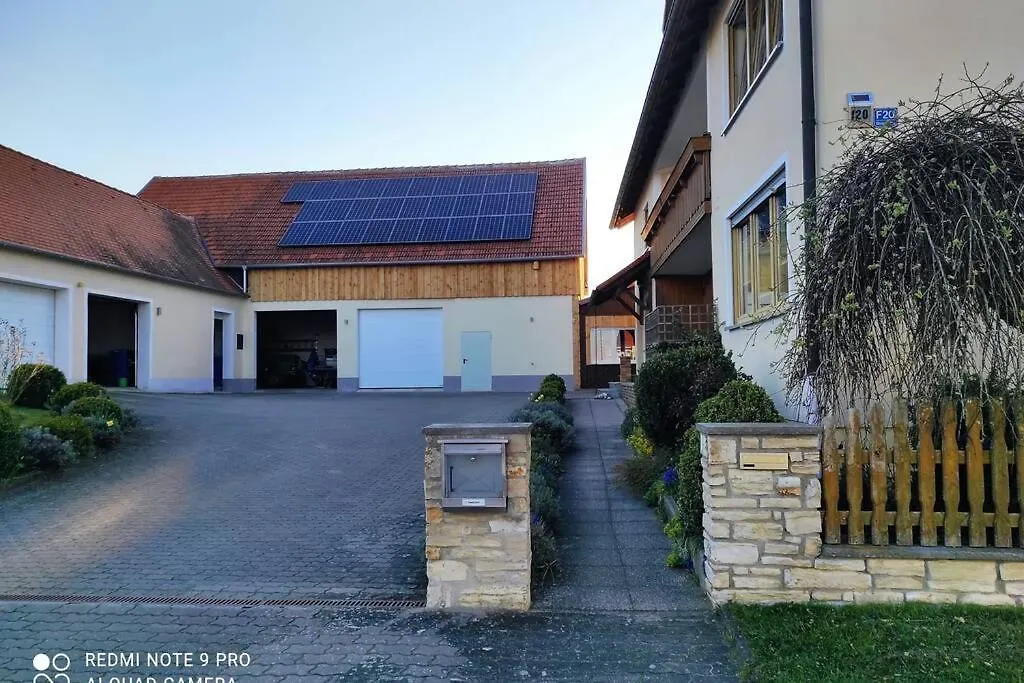 Schoene Helle Ferienwohnung In Waldnaehe Berching Apartment
