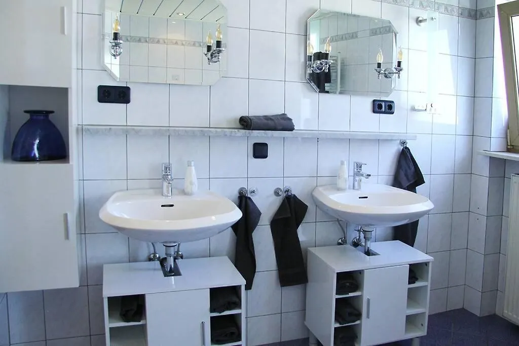 Schoene Helle Ferienwohnung In Waldnaehe Berching Germany