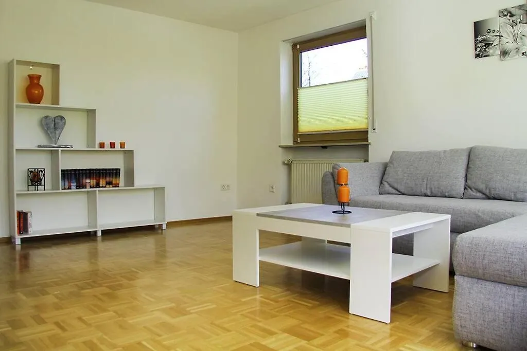 Schoene Helle Ferienwohnung In Waldnaehe Berching